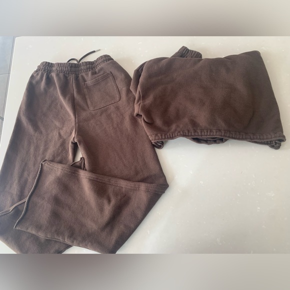 Garage Sweatsuit Set - Picture 7 of 9